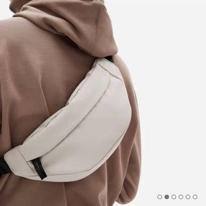Everlane Renew Transit Fanny Pack, Warm Quartz